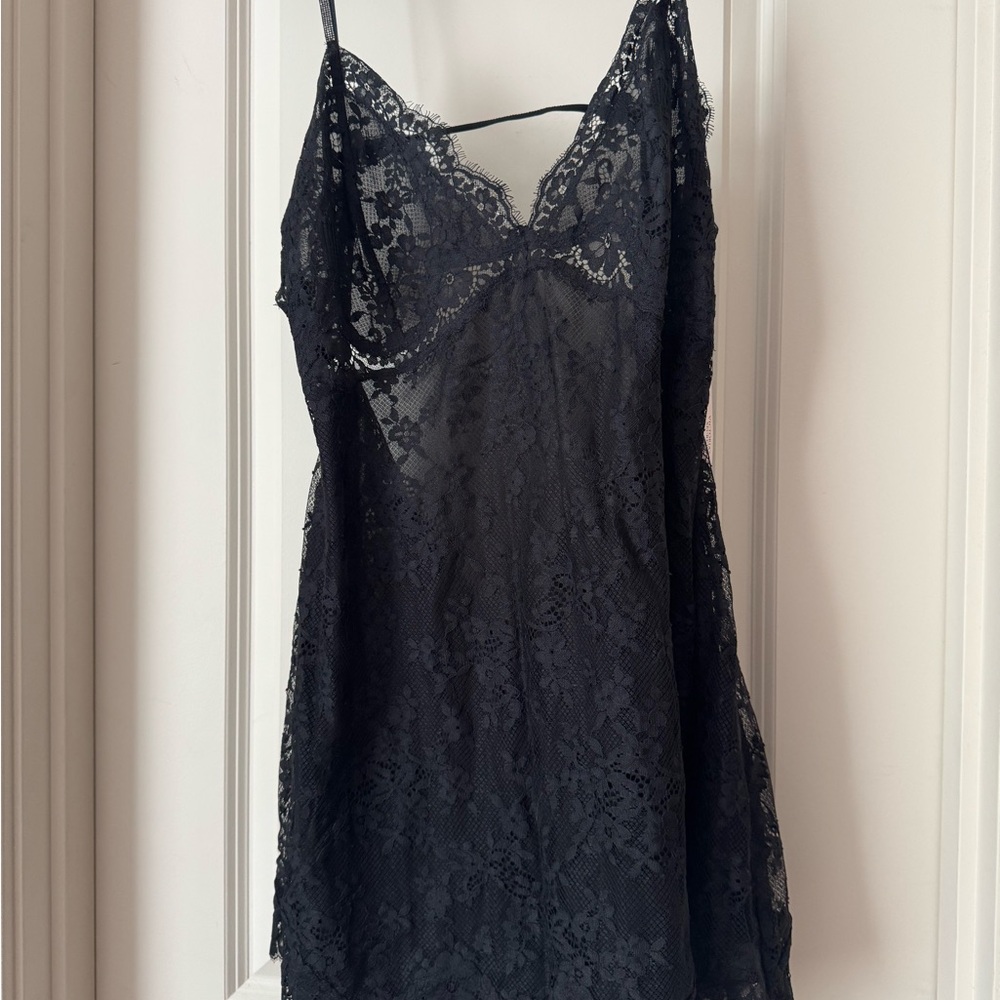 Elegant Black Lace Chemise